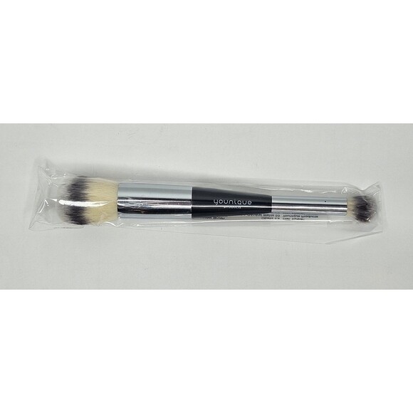 Younique Other - Younique Powder Concealer Brush New Makeup Brush